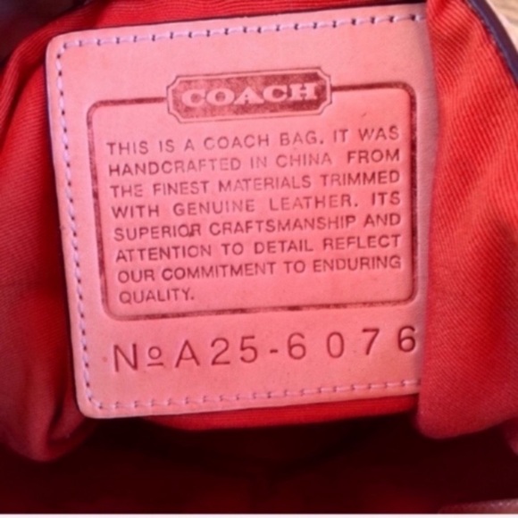 Coach Signature Shoulder Bag Canvas and Leather - Picture 6 of 7